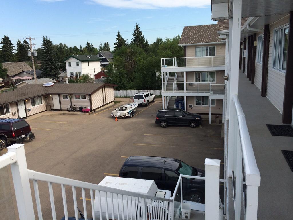 Raccoon Lodge Motel Sylvan Lake Extérieur photo