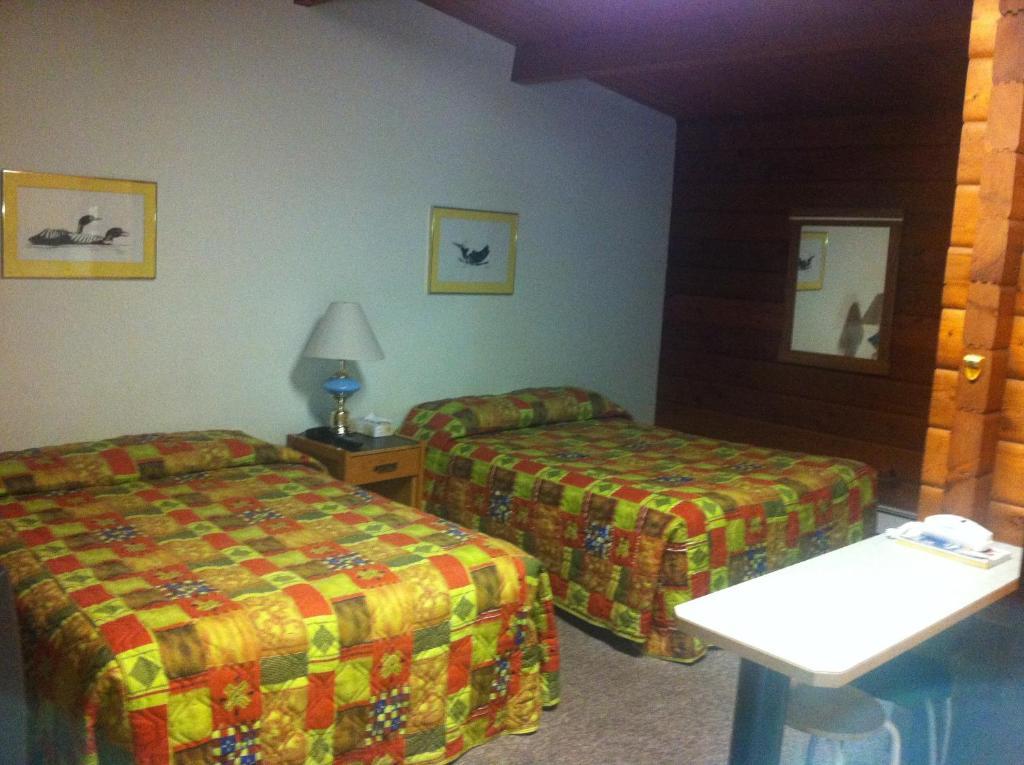 Raccoon Lodge Motel Sylvan Lake Chambre photo