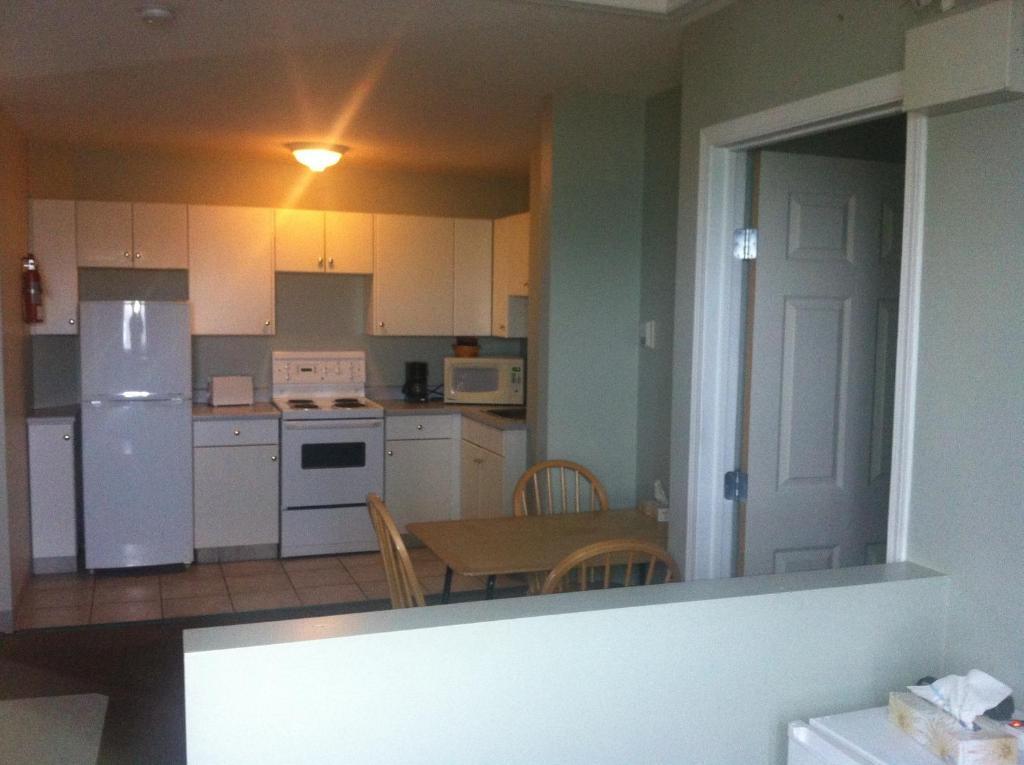Raccoon Lodge Motel Sylvan Lake Chambre photo