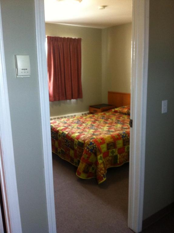 Raccoon Lodge Motel Sylvan Lake Chambre photo