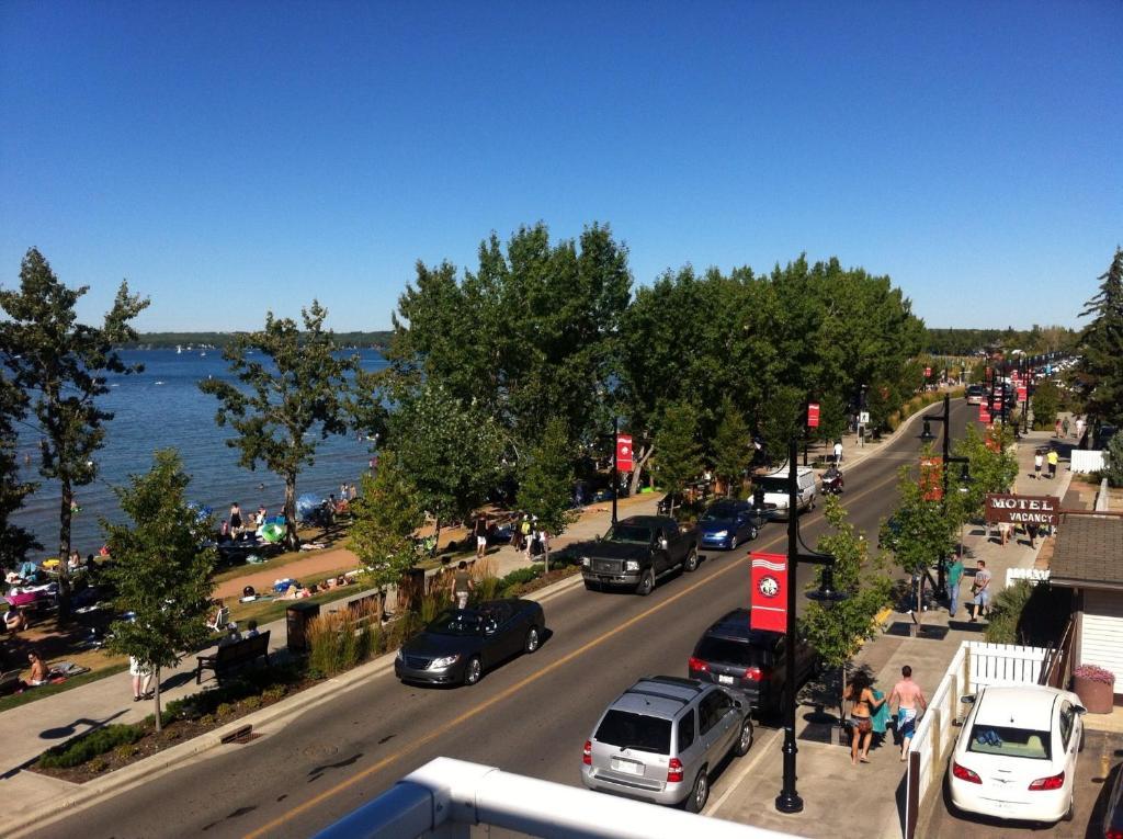 Raccoon Lodge Motel Sylvan Lake Extérieur photo