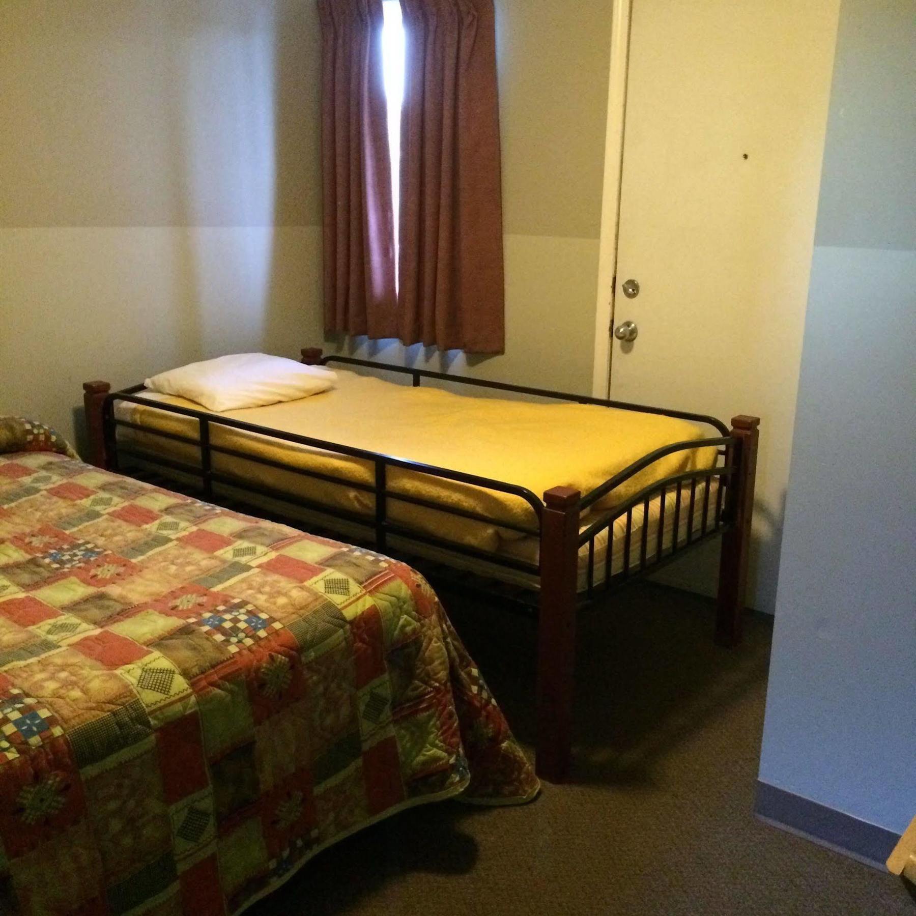 Raccoon Lodge Motel Sylvan Lake Extérieur photo